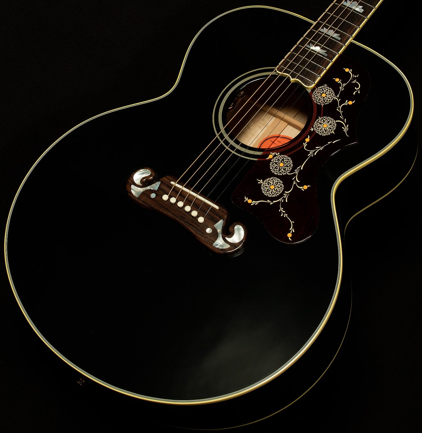 Elvis SJ-200