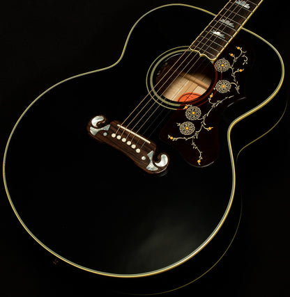 Elvis SJ-200