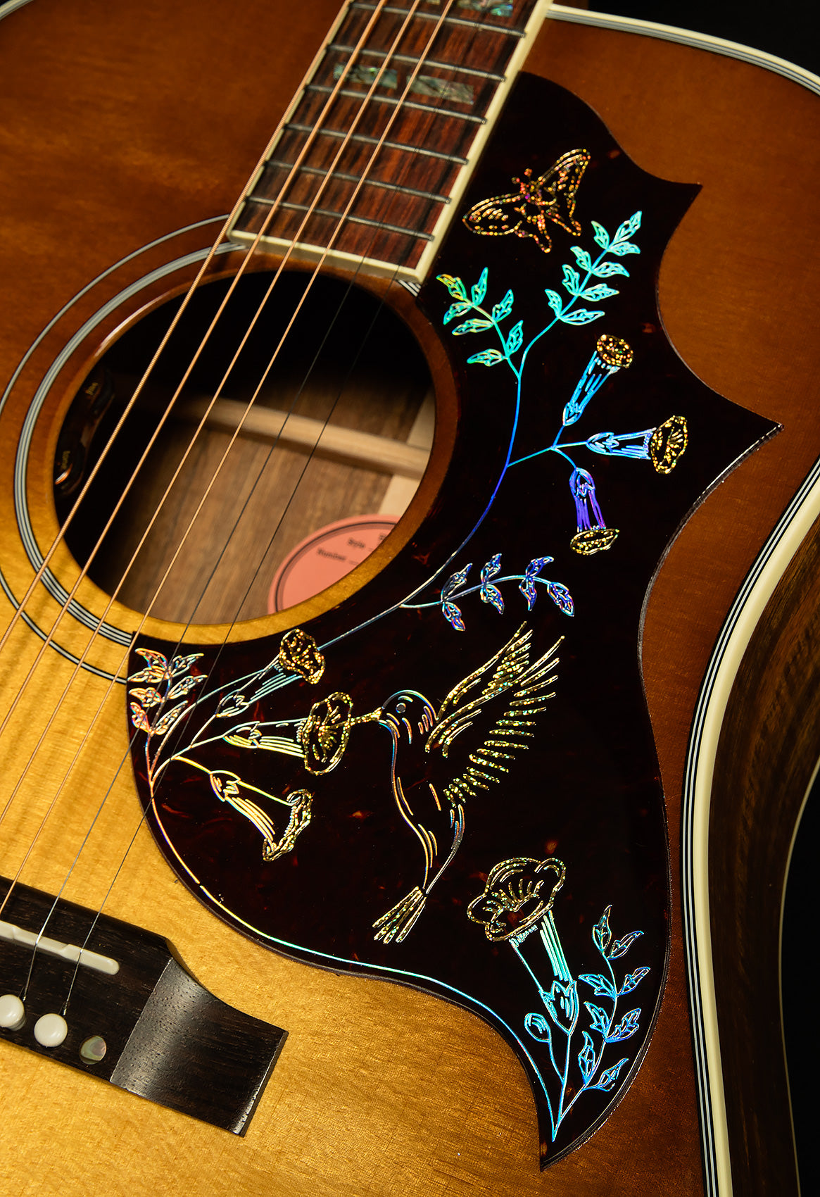 Custom Shop Artisan Series Hummingbird Elegant Koa