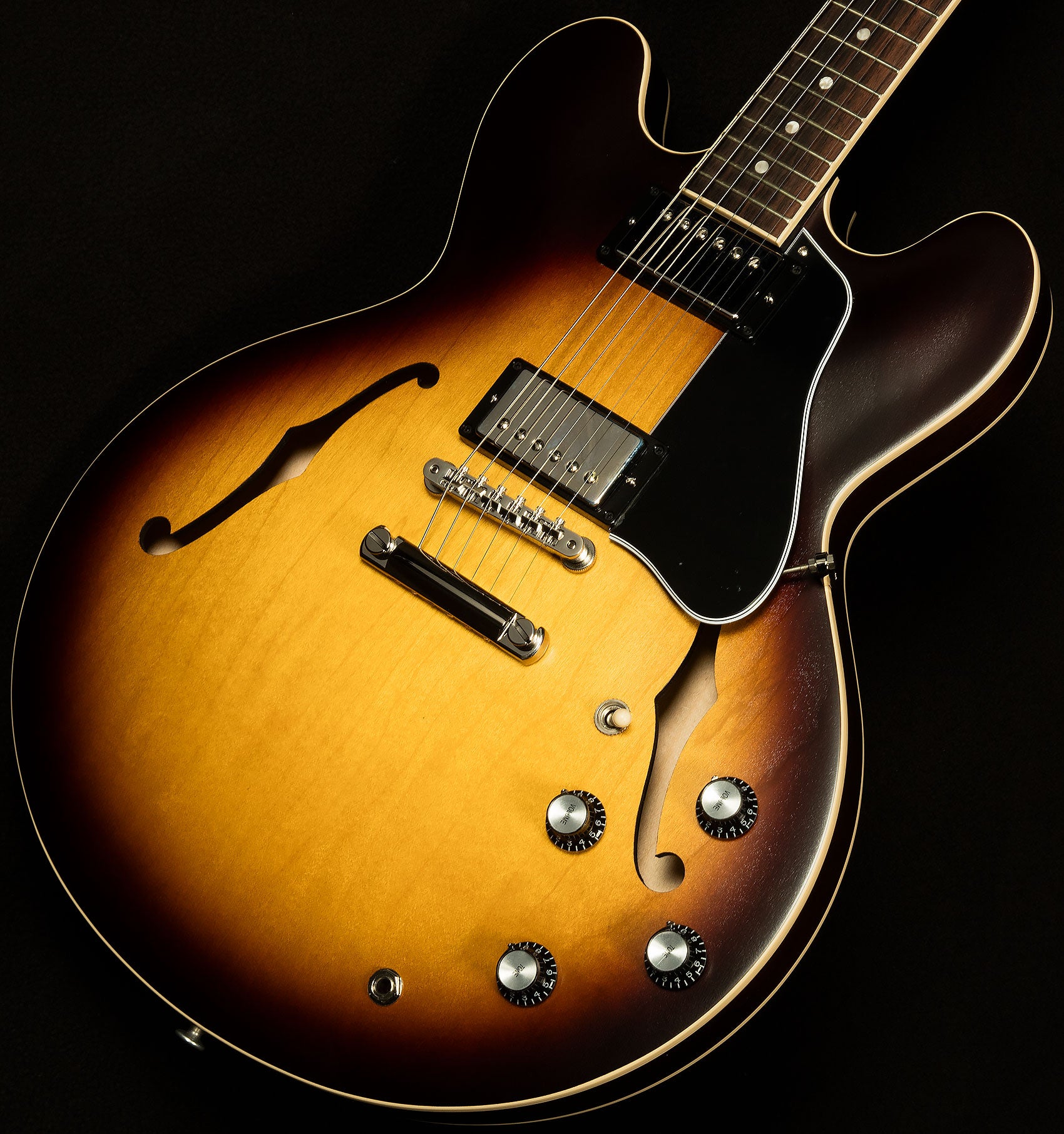 ES-335 Satin Dot