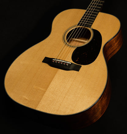 000-18 Modern Deluxe