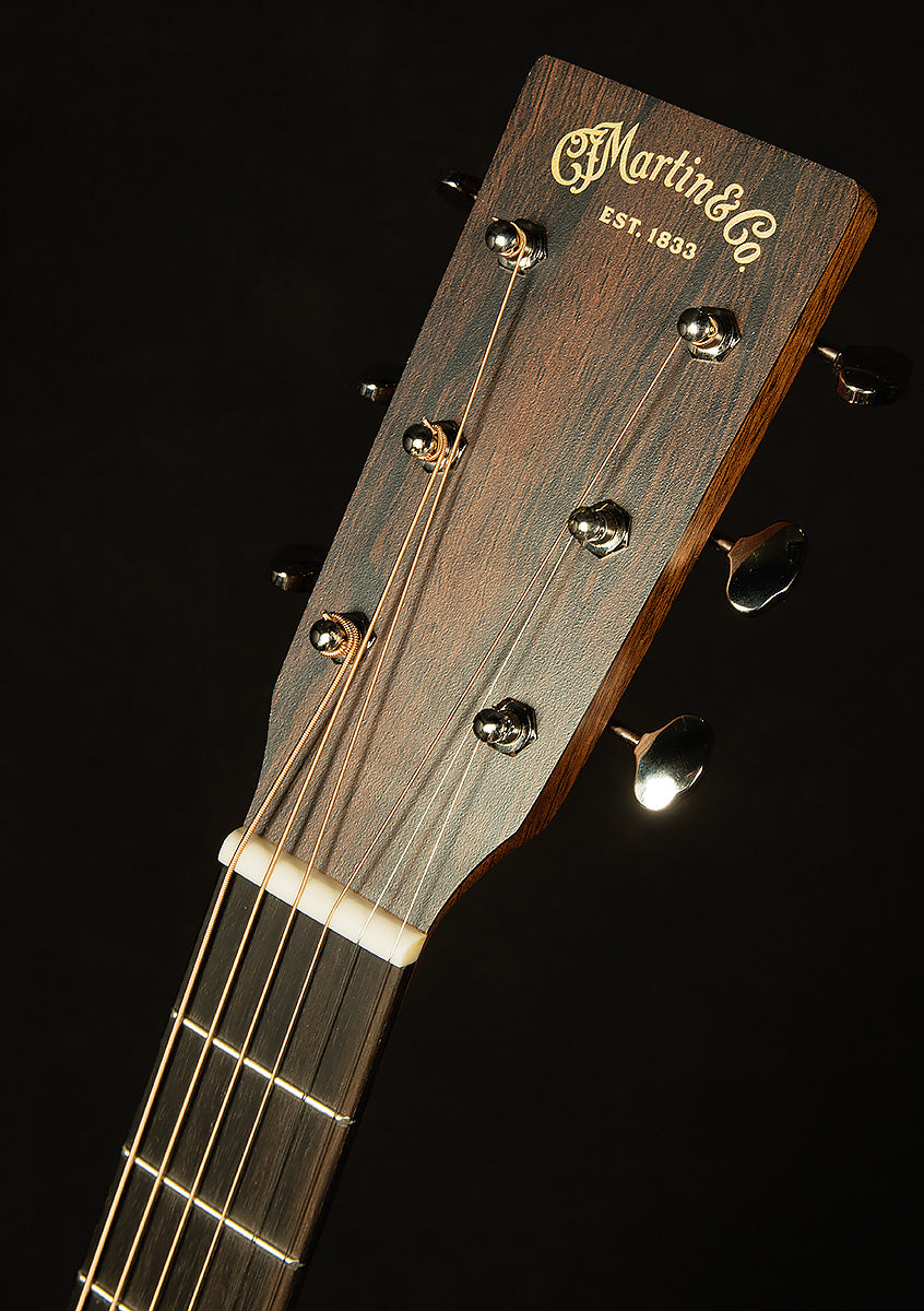 Road Series 000-13E Retro Walnut