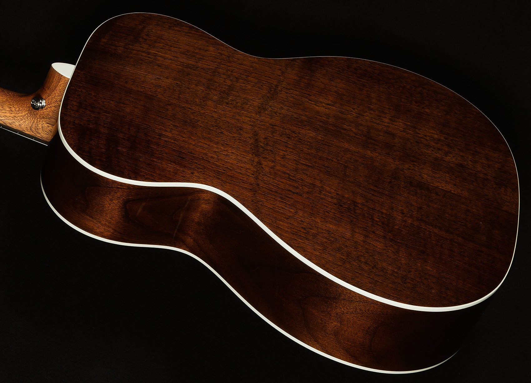 Road Series 000-13E Retro Walnut