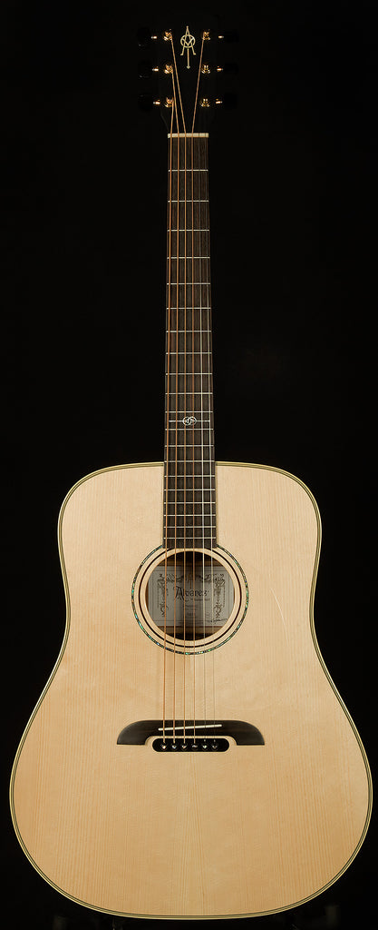 Yairi Masterworks Honduran Dreadnought DYM60HD