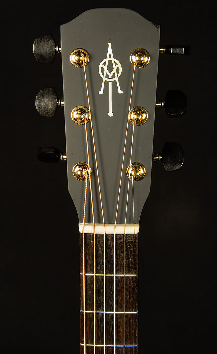 Yairi Masterworks Honduran Dreadnought DYM60HD