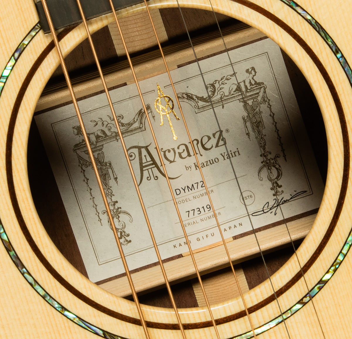 Yairi Masterworks Dreadnought DYM72
