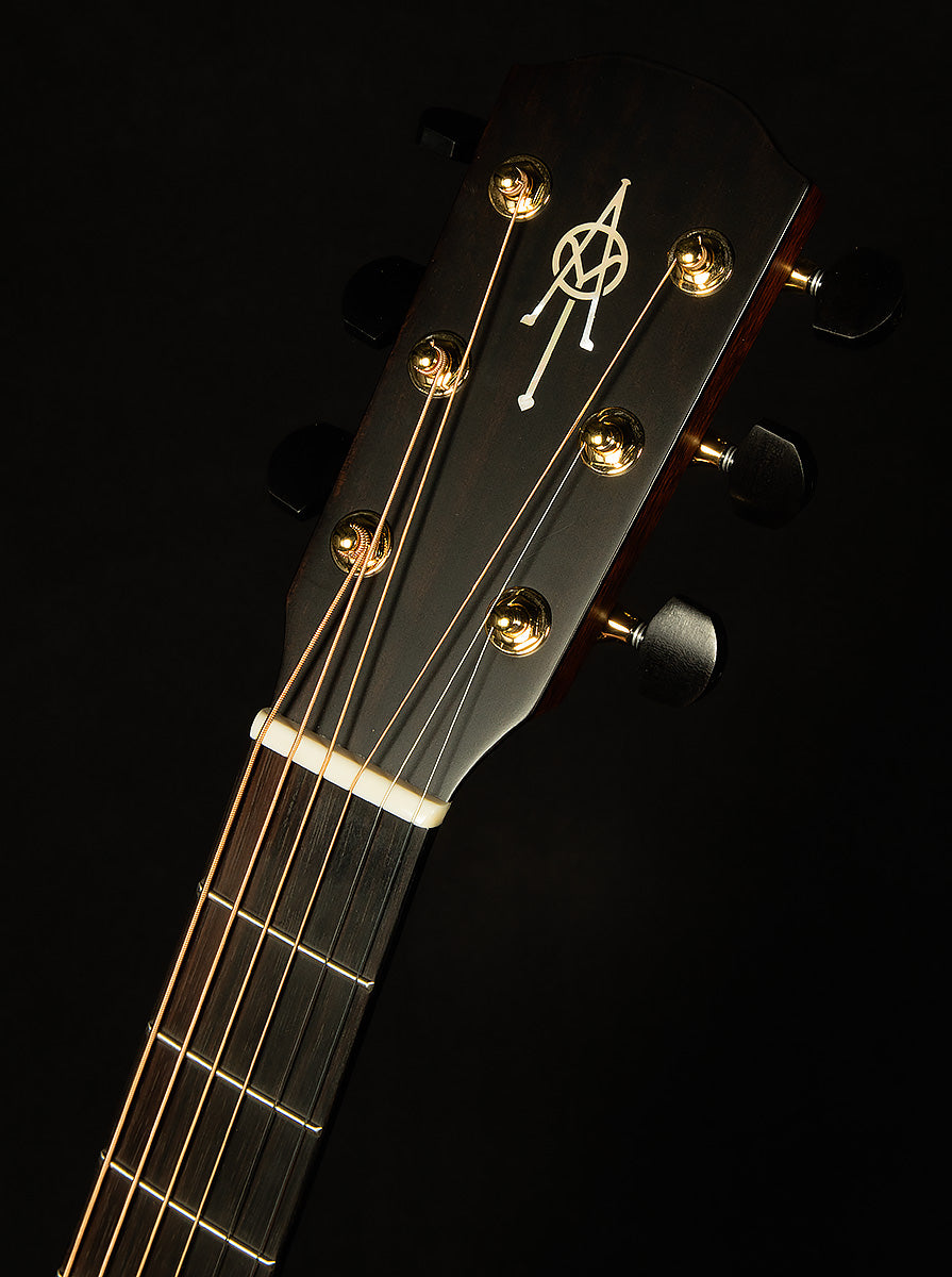 Yairi Masterworks Honduran Dreadnought DYM60HD