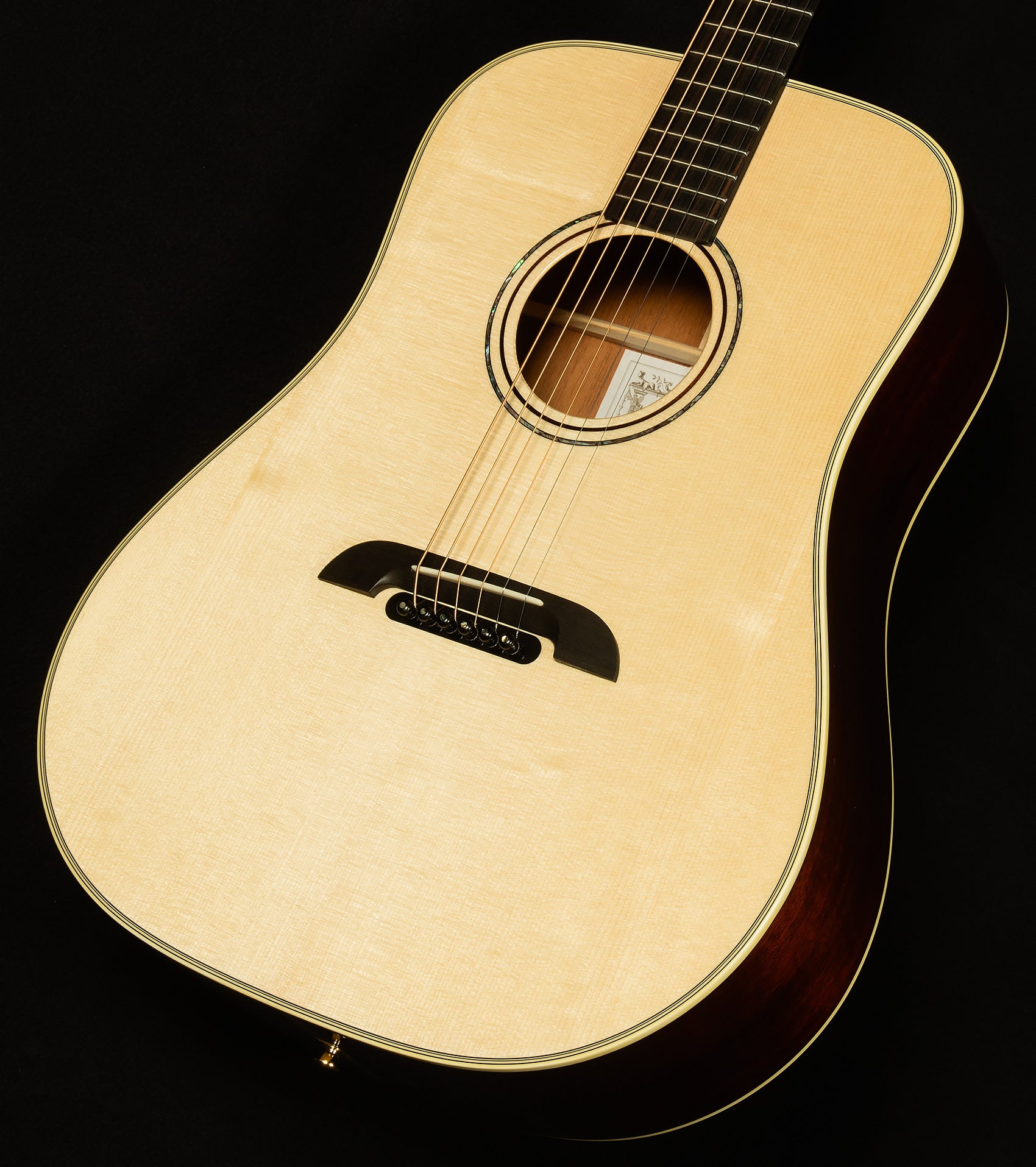 Yairi Masterworks Honduran Dreadnought DYM60HD