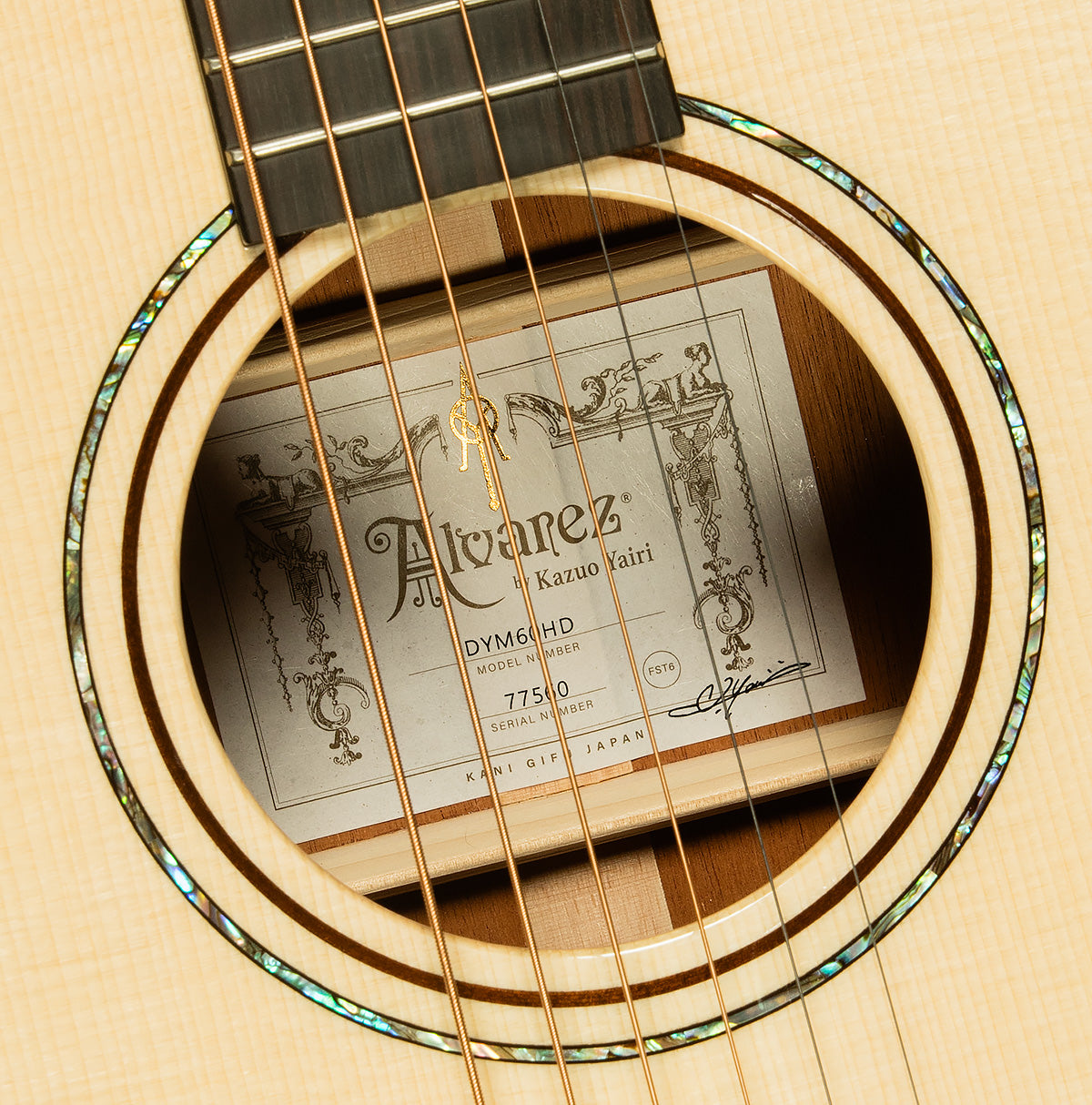 Yairi Masterworks Honduran Dreadnought DYM60HD