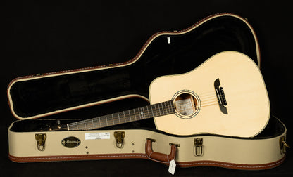 Yairi Masterworks Honduran Dreadnought DYM60HD