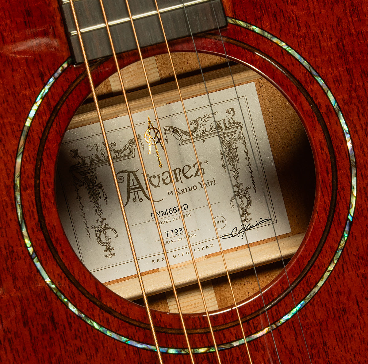 Yairi Masterworks Honduran Dreadnought DYM66HD