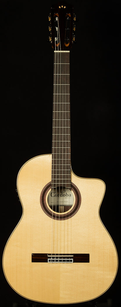 Iberia Series GK Studio Negra