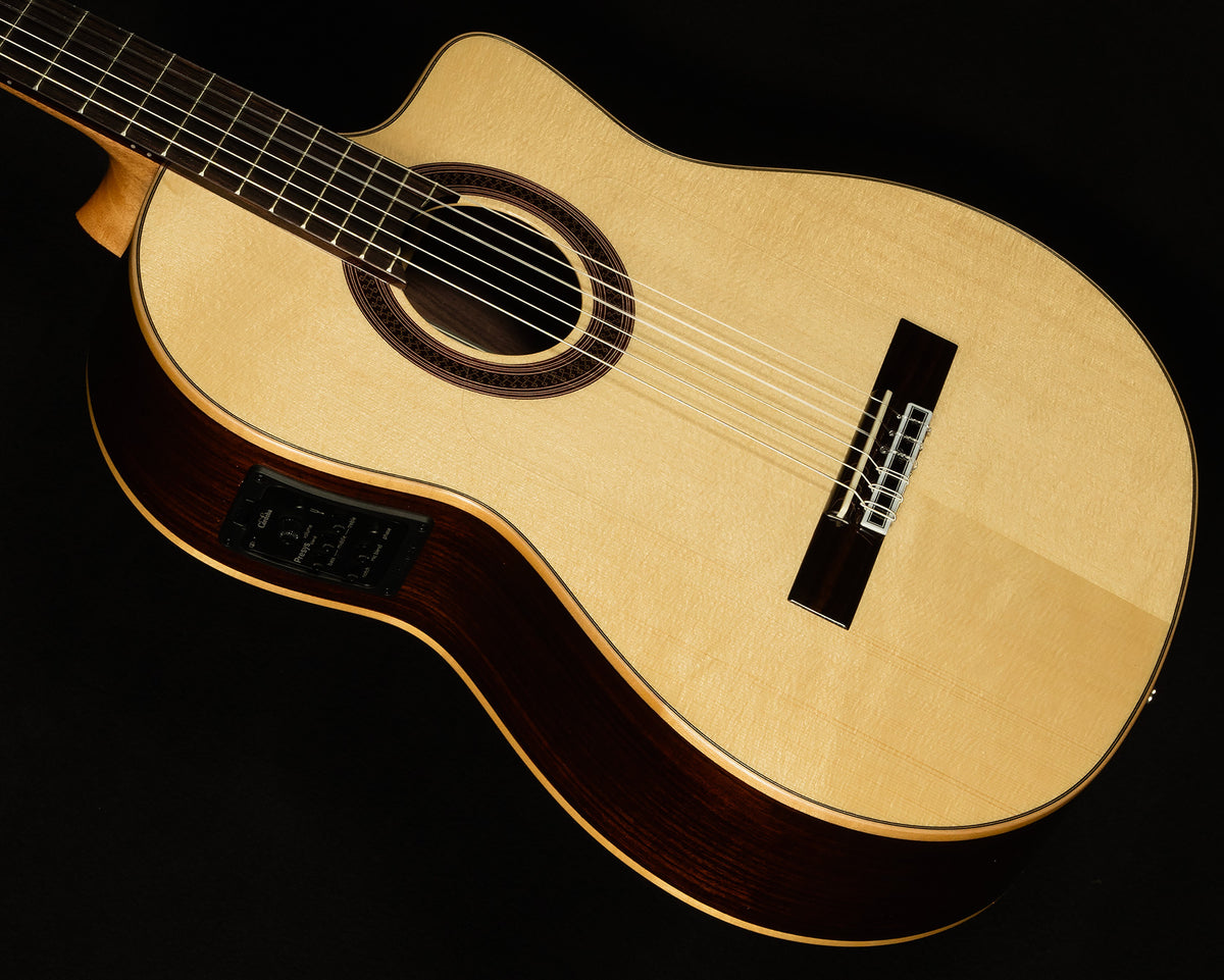 Iberia Series GK Studio Negra