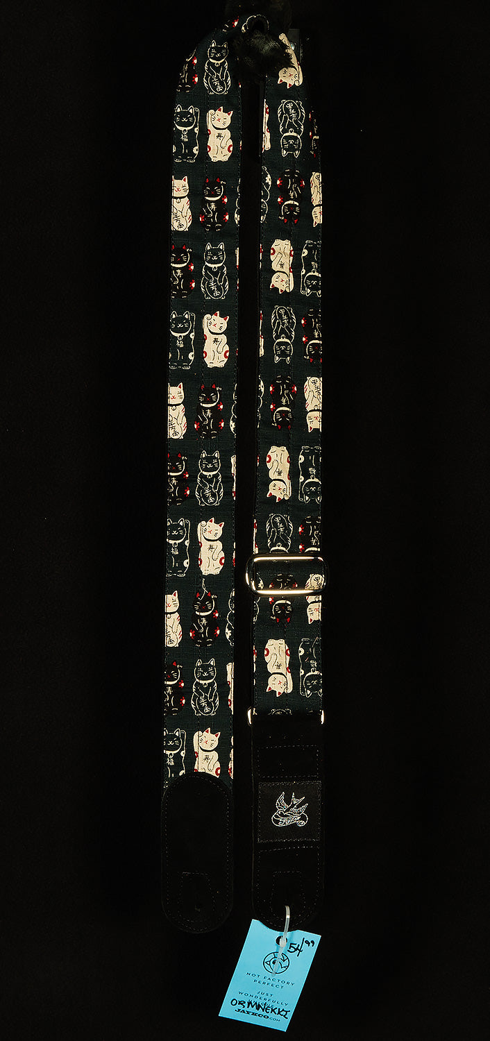 Maneki Neko Beckoning Cat