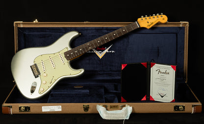 Masterbuilt 1961 Stratocaster by Greg Fessler - Journeyman Relic