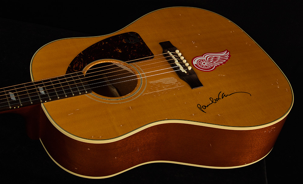 Did Paul McCartney take a right handed guitar and just string it to be