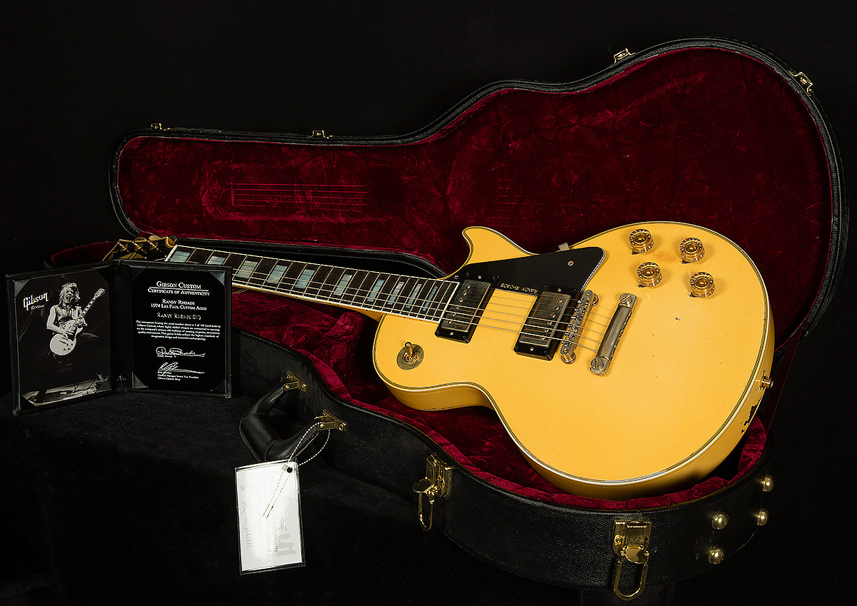 Gibson Les Paul Deluxe.