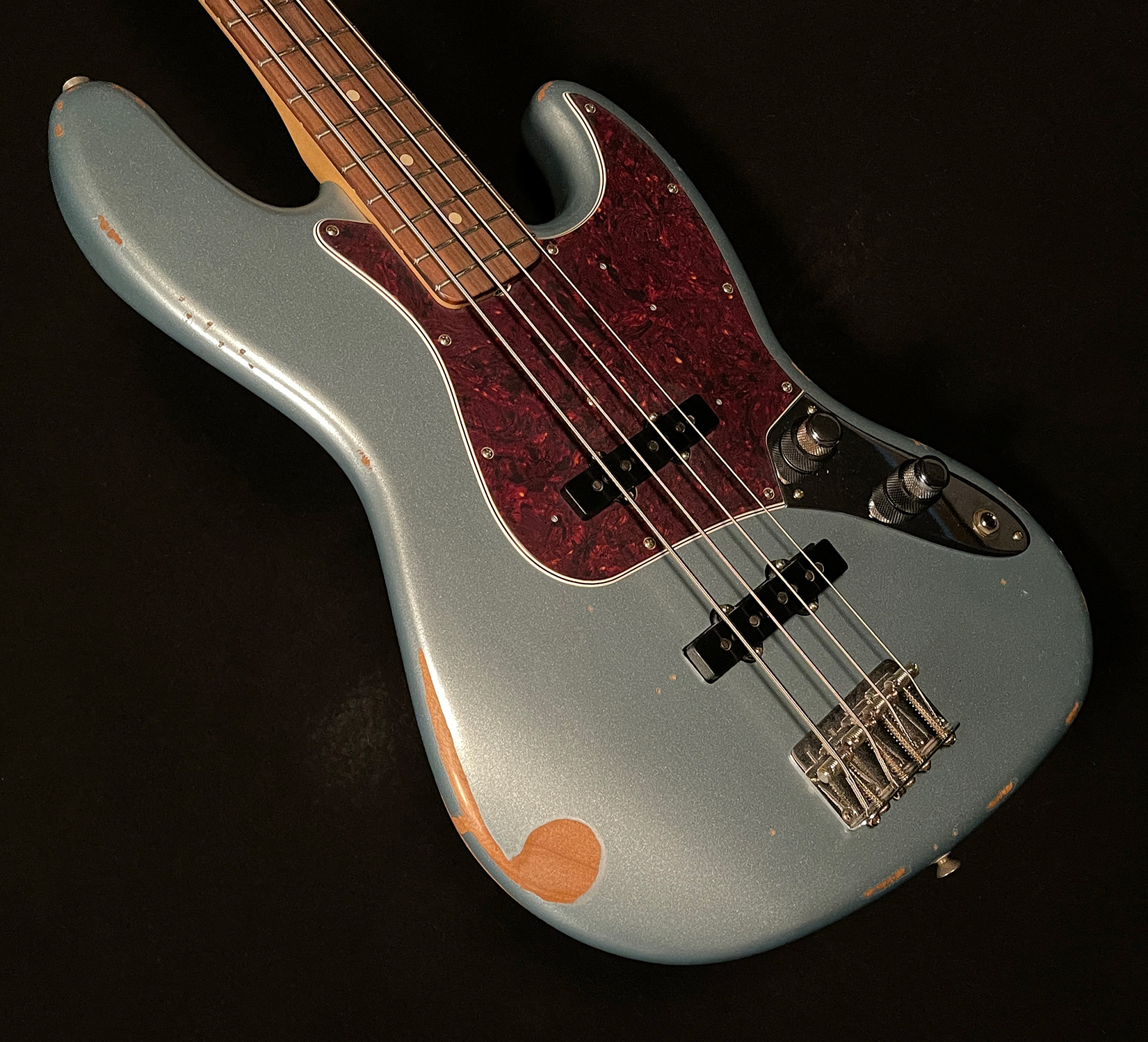 60th-anniversary-road-worn-60s-jazz-bass-bass-guitars-bass-guitars-vintera-series